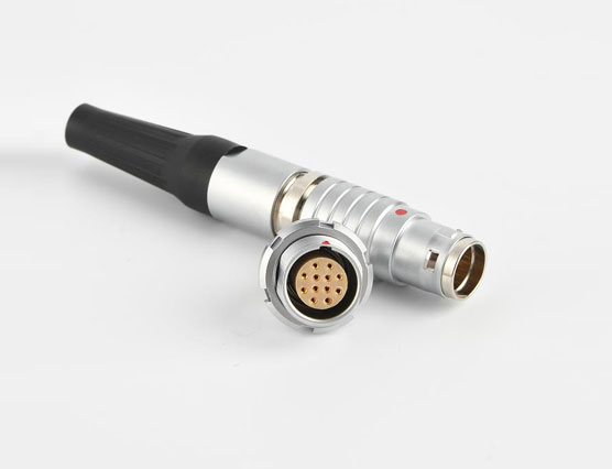 推拉自鎖航空連接器的插頭和插座是否具有自動(dòng)對(duì)準(zhǔn)功能？